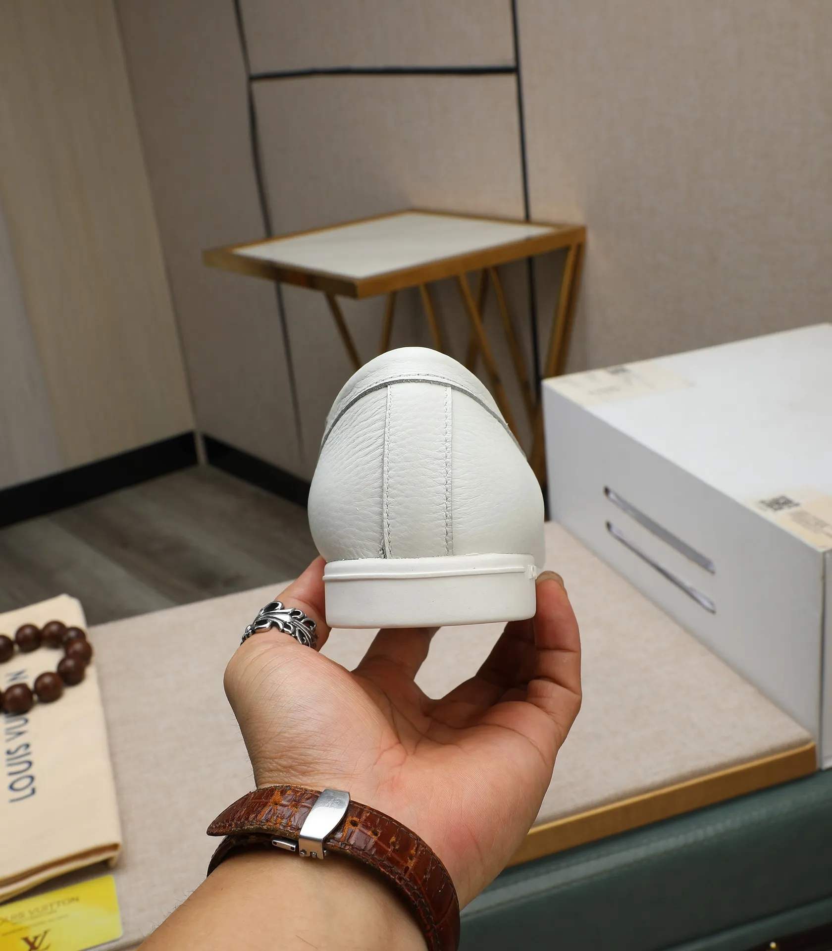Men's shoes 💰560 📛📛【LOUIS VUITTON】Louis Vuitton 2024 official website synchronized new products 👟Milan fashion catwalk style 🇰🇾🇰🇾LV family logo, celebrity style, a must-have for fashionistas ⚠️First-layer calfskin ➕Genuine leather lining ➕Official website original version special outsole 👞Number 38-44